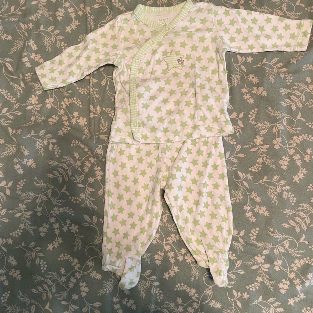 Green star baby outfit